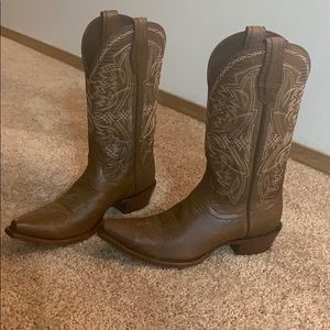 Ariat women’s cowboy boots